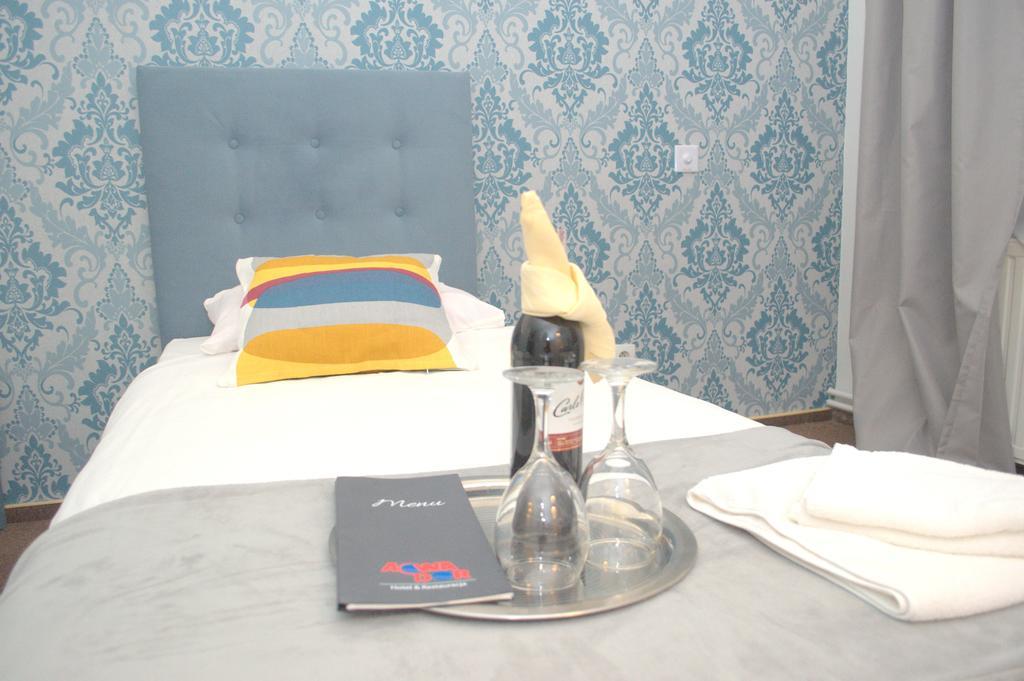 Acwador Hotel Pleszew Buitenkant foto