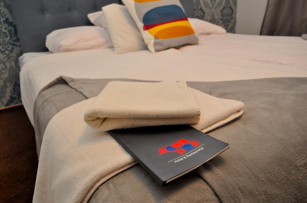 Acwador Hotel Pleszew Buitenkant foto